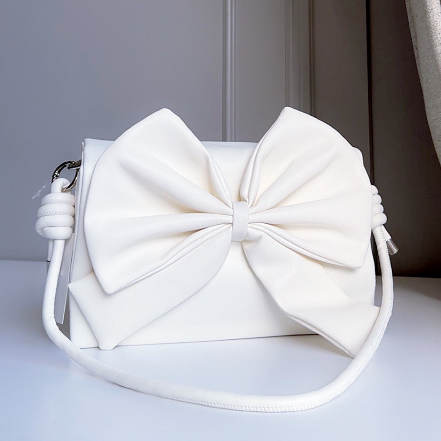 Bowlove White Bag