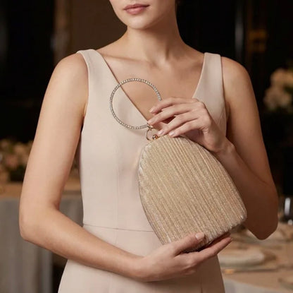 RINGSTRAP CLUTCH