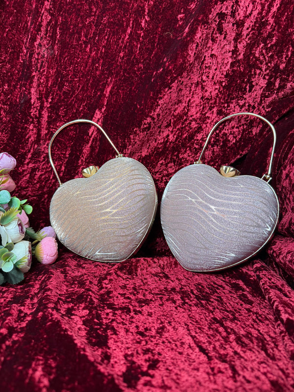 Clutch heart bag