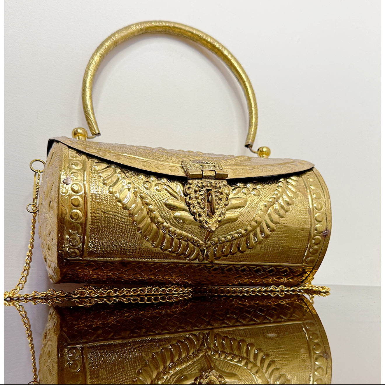 Cylin Gold Metal Bag
