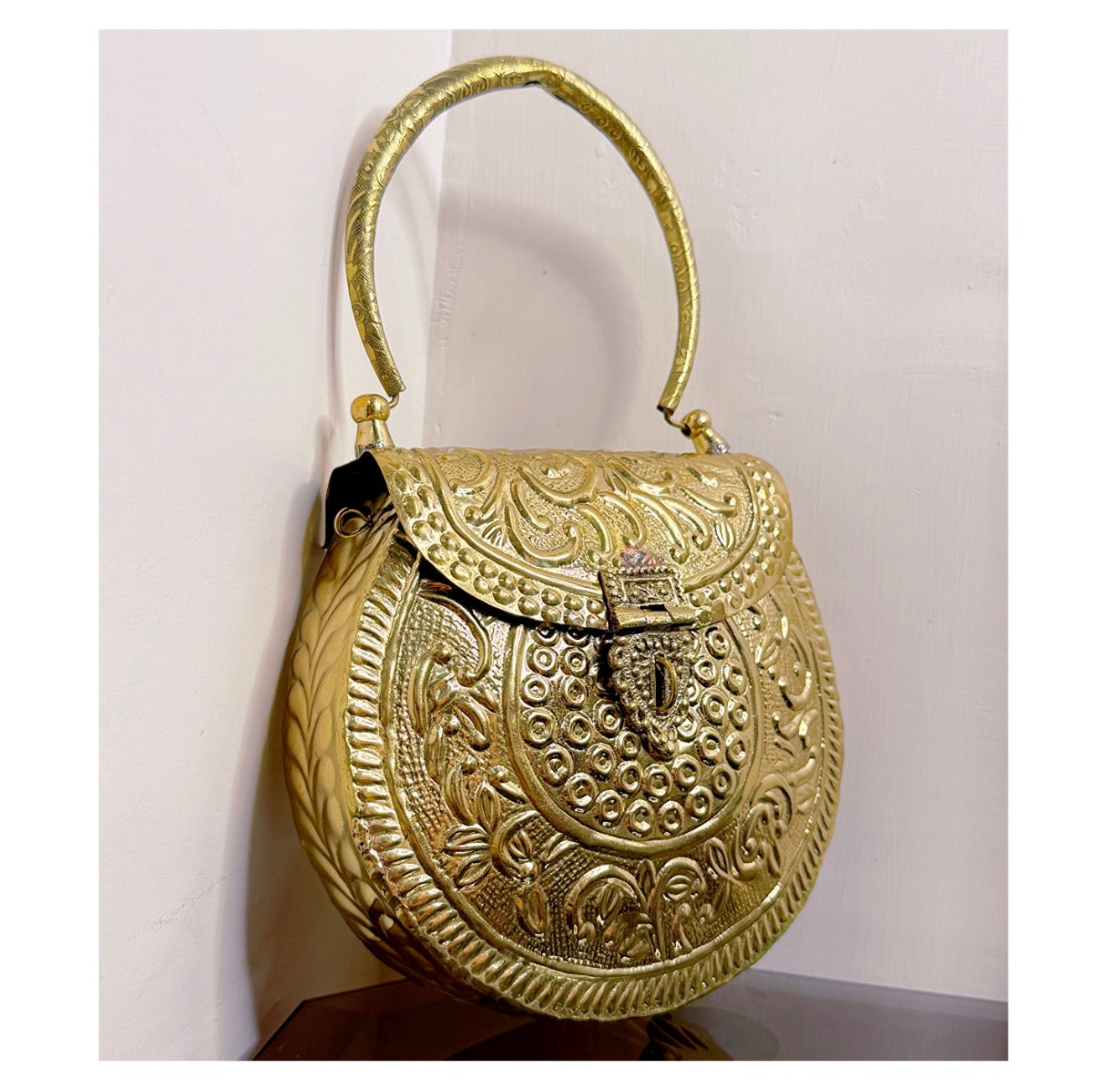 Begum Metal bag