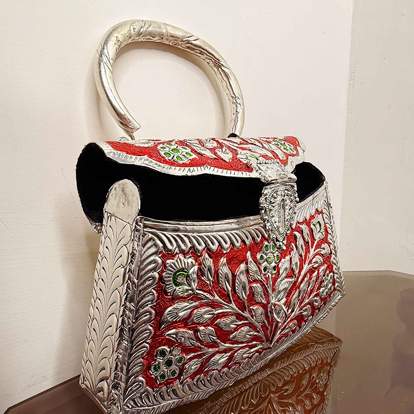 Ranisa Metal Bag